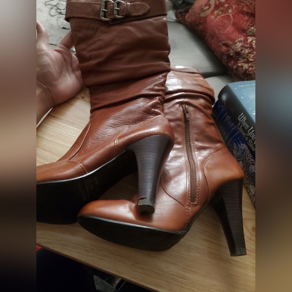 Aldo cognac leather boot. Only used twice, and in excellent condition. Sz. 8.5 - Picture 2 of 3